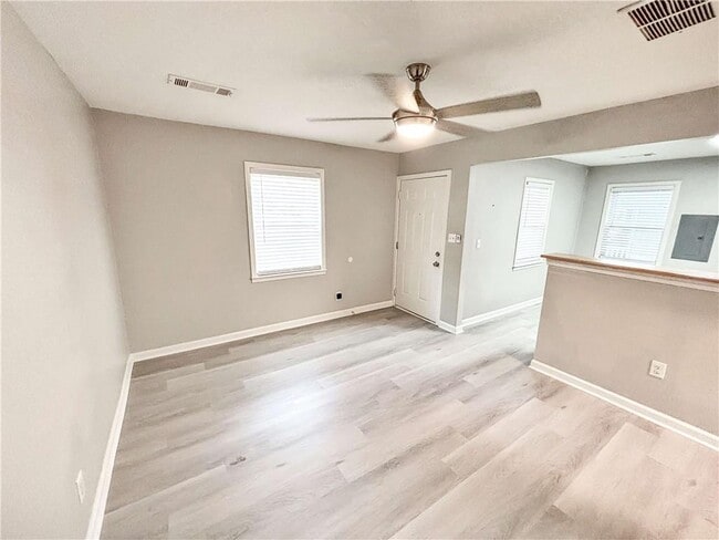 Building Photo - 488 Ramona St NE