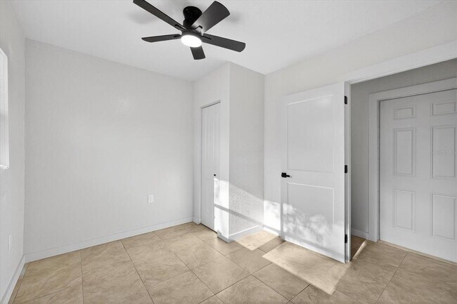 Building Photo - 773 W Harbor Dr S