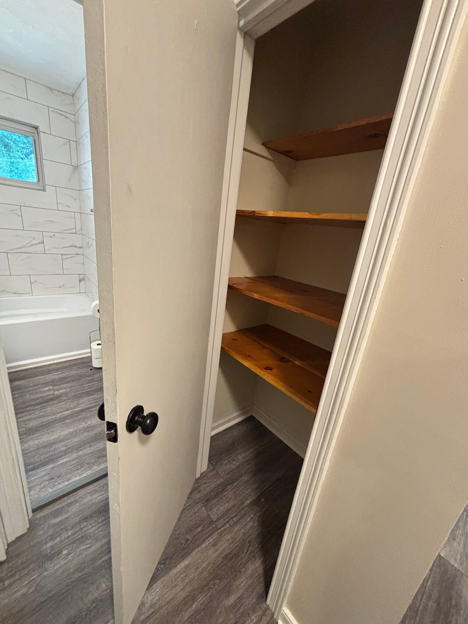 Linen Closet - 2925 Stanwix Ln