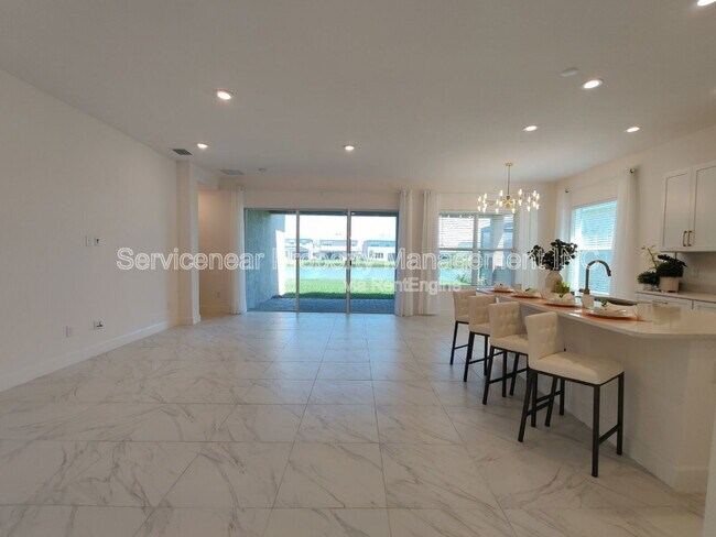 Building Photo - 32792 Tree of Life Ave