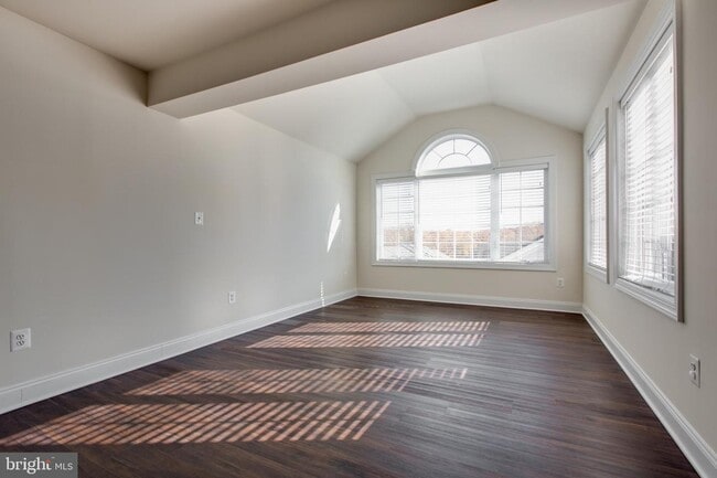 Building Photo - 7757 Crystal Brook Way