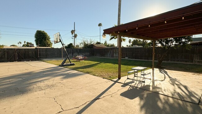Building Photo - 2425 7th St