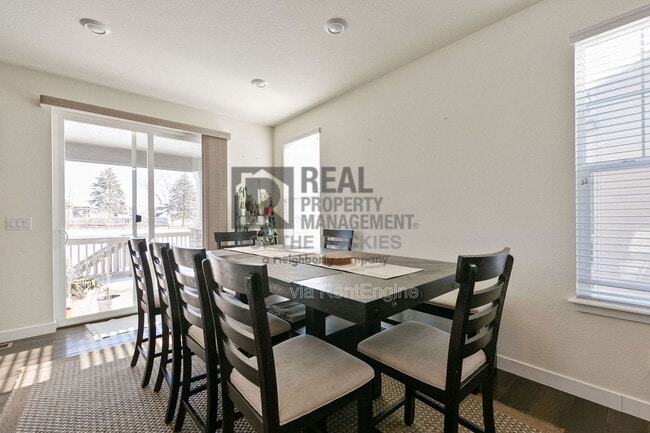 Building Photo - 2888 Fractus St