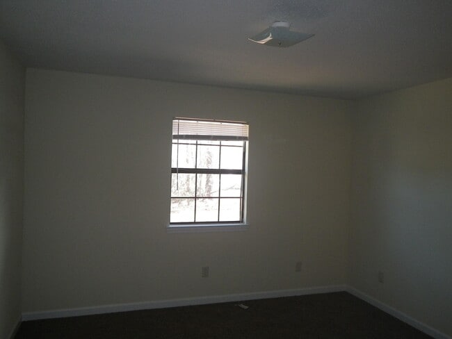 Building Photo - 1610 Green Briar Pkwy