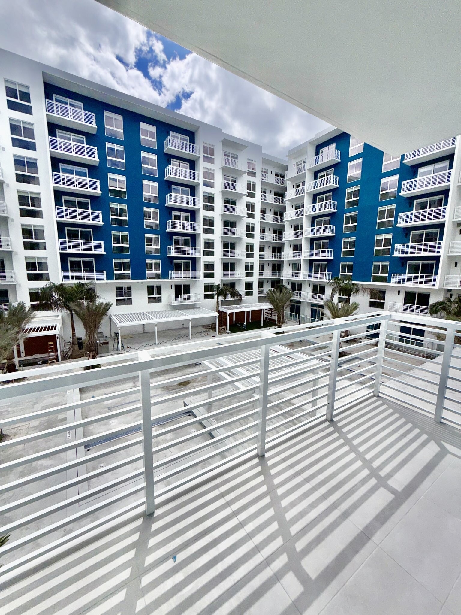 Building Photo - 18631 NE 25th Pl