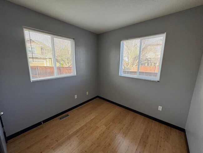 Building Photo - Spacious 4 Bedroom Home in SW Corvallis – $2,995/month