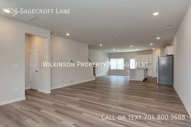 Building Photo - 706 Sagecroft Ln