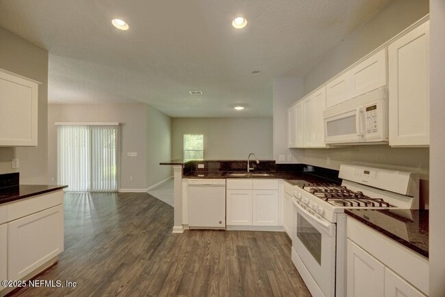 Building Photo - 14014 Summer Breeze Dr