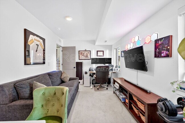 Building Photo - 1299 Newton St