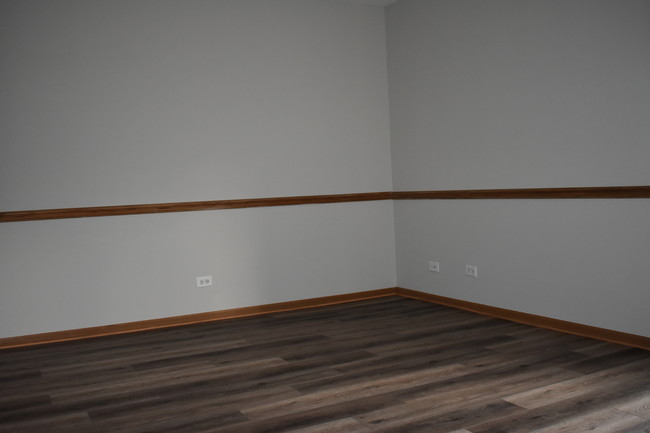 Building Photo - 34048 N White Oak Ln