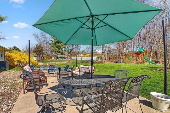 Building Photo - 49 Clover Hill Dr