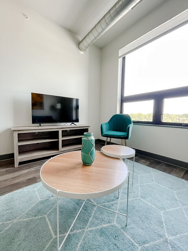 Building Photo - 1261 8th St