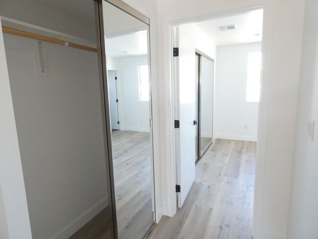 Building Photo - 5522 Barton Ave