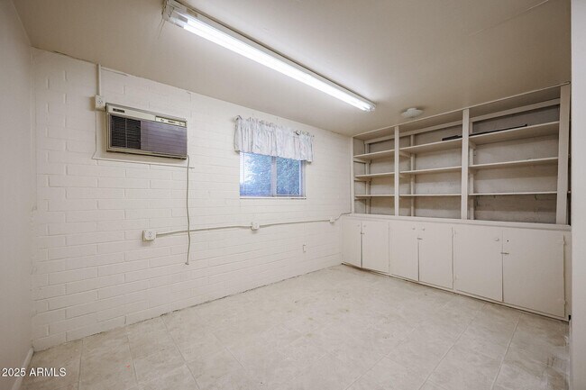 Building Photo - 10832 W Saratoga Cir