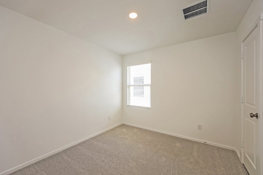 Building Photo - 425 Payton Pl
