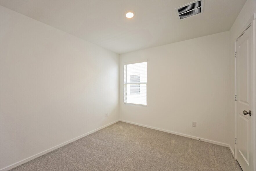 Building Photo - 425 Payton Pl