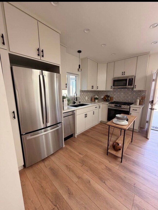 Building Photo - 102nd Duplex