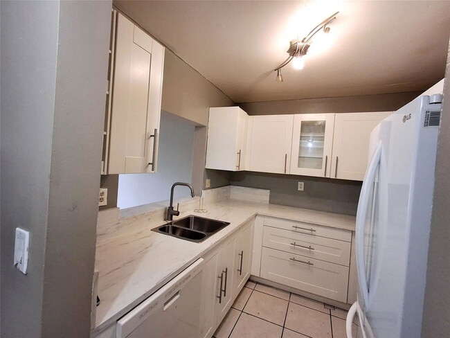 Building Photo - 4277 NW 89th Ave