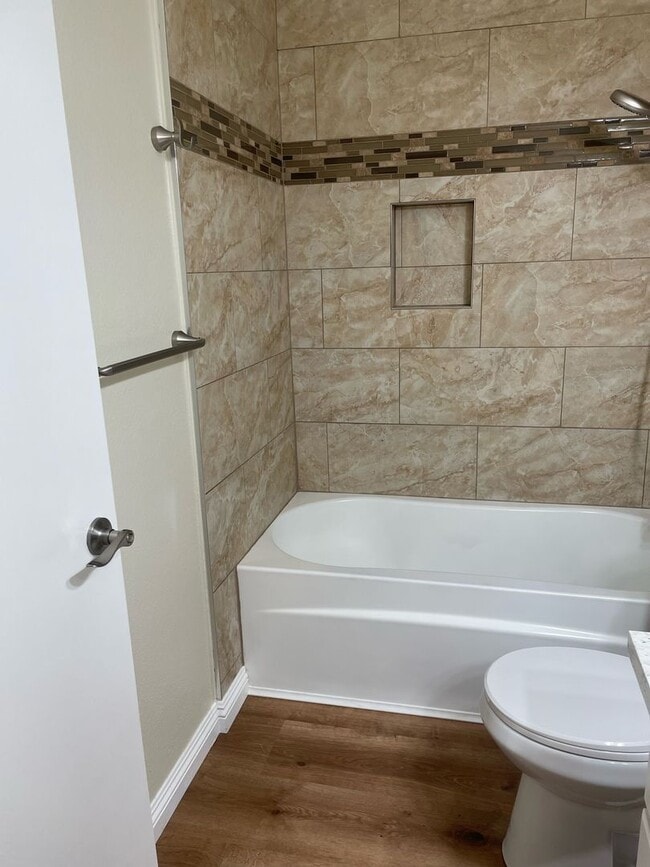 Building Photo - Beautiful 2 Bed / 2 Bath  Upstairs Condo In Colton!