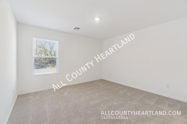 Building Photo - 3405 Little Creek Dr