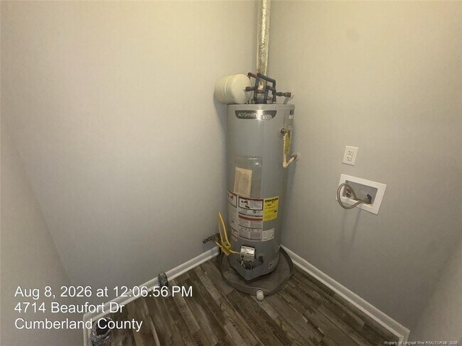 Building Photo - 4714 Beaufort Dr