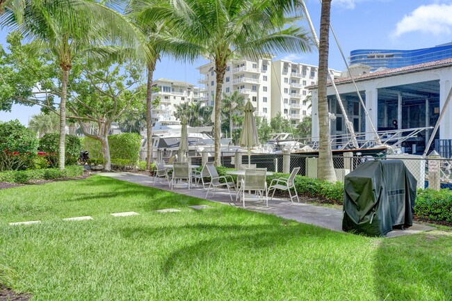 Building Photo - 1600 SE 15th St