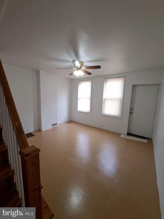 Building Photo - 528 Hart Ln