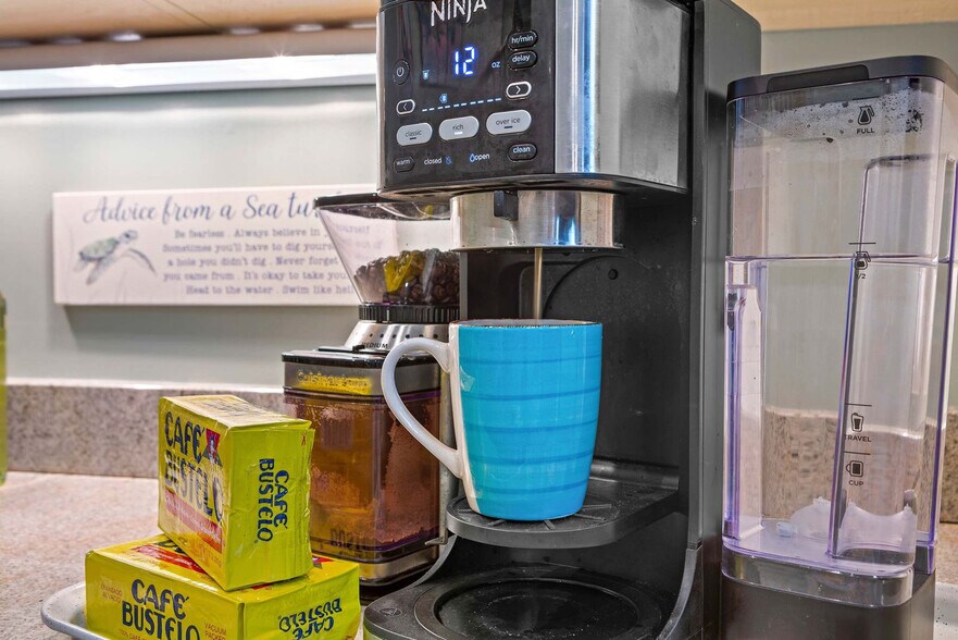 Building Photo - 30 Firethorn Ln