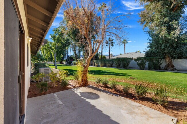 Building Photo - 41045 Largo