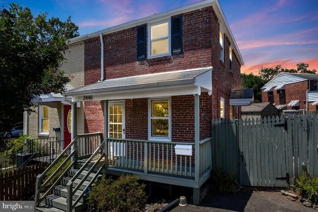 Building Photo - 2446 S Nelson St