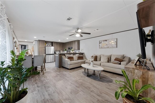 Building Photo - 863 Rd 5252