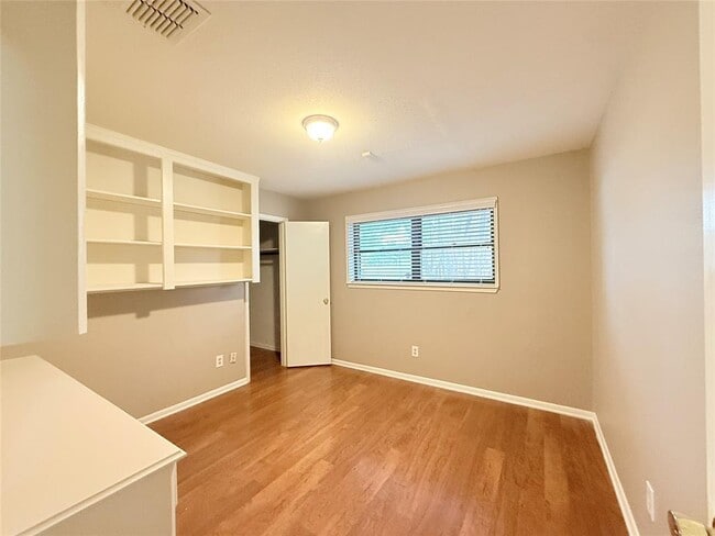 Building Photo - 7507 Lacy Hill Dr