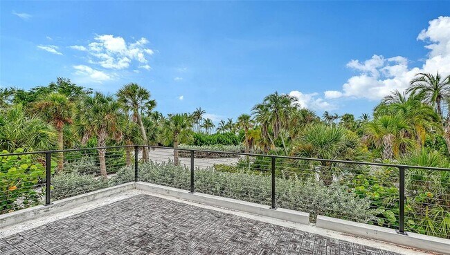 Building Photo - 7665 Sanderling Rd
