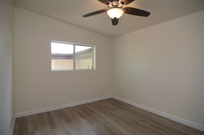 Building Photo - Well Maintained 3 Bedroom 2 Bath Home! Located in a Desirable North Tucson Location! Short Term R...