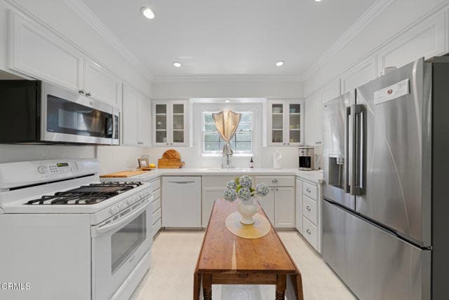 Building Photo - 1530 Vandyke Rd