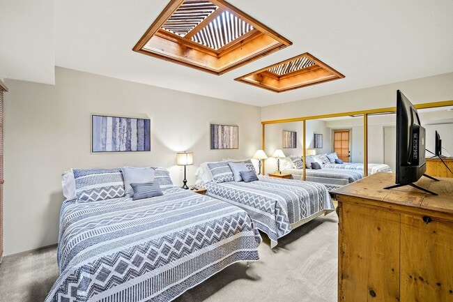 Building Photo - Spacious Two Bedroom Condo in Gated Commun...