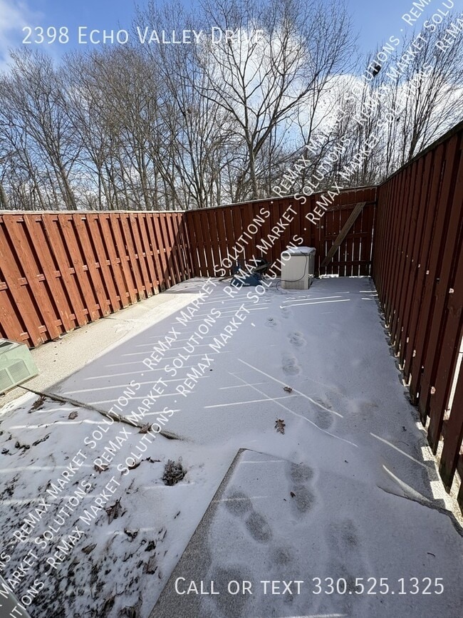 Building Photo - 2398 Echo Valley Dr