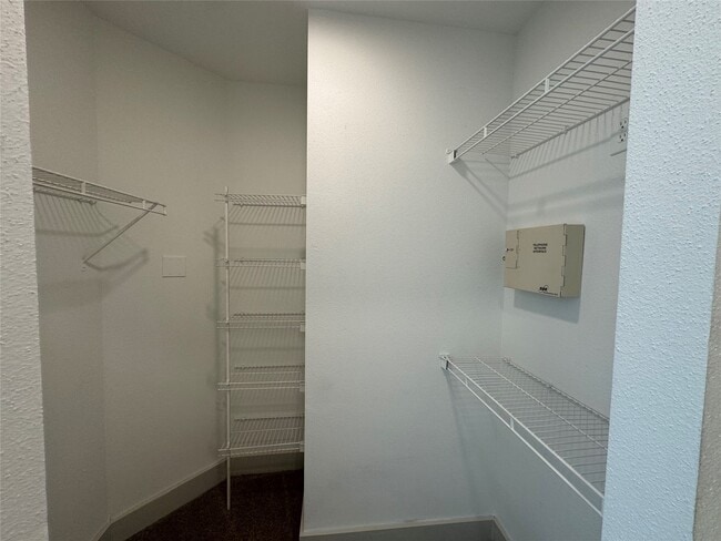 Building Photo - 2222 Smith St