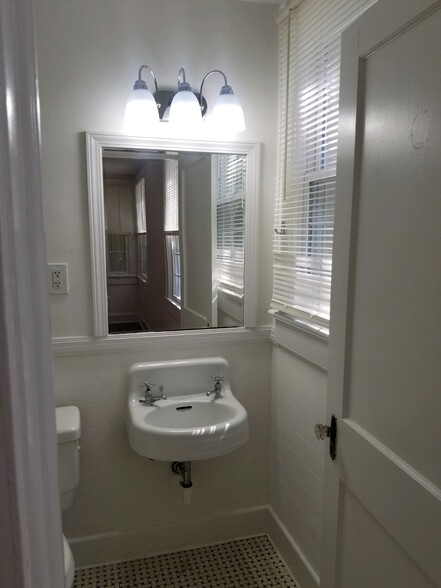 Bathroom - 119 Griffin Dr