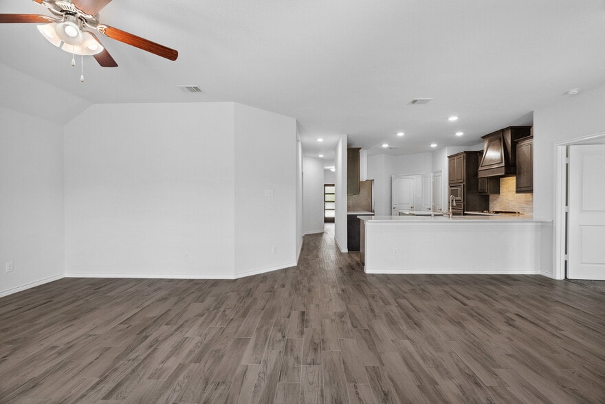 Building Photo - 3057 Maverick Dr