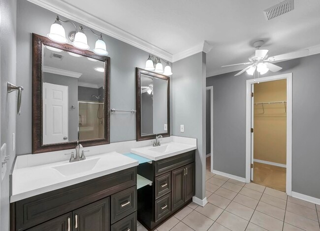 Building Photo - 5897 Saratoga Dr