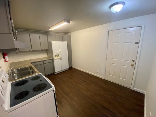 Building Photo - 2 Bedroom 1 Bath Near Firestone Available NOW!