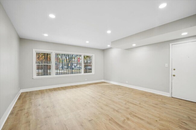 Building Photo - 2623 W Arthur Ave