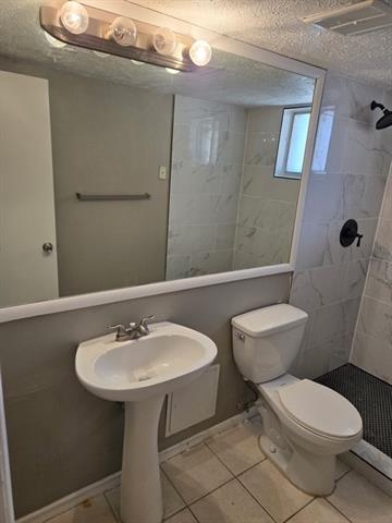 Building Photo - 7812 Royal Ln