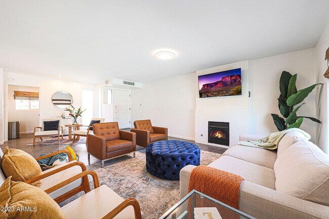 Building Photo - 421 Lila Cir