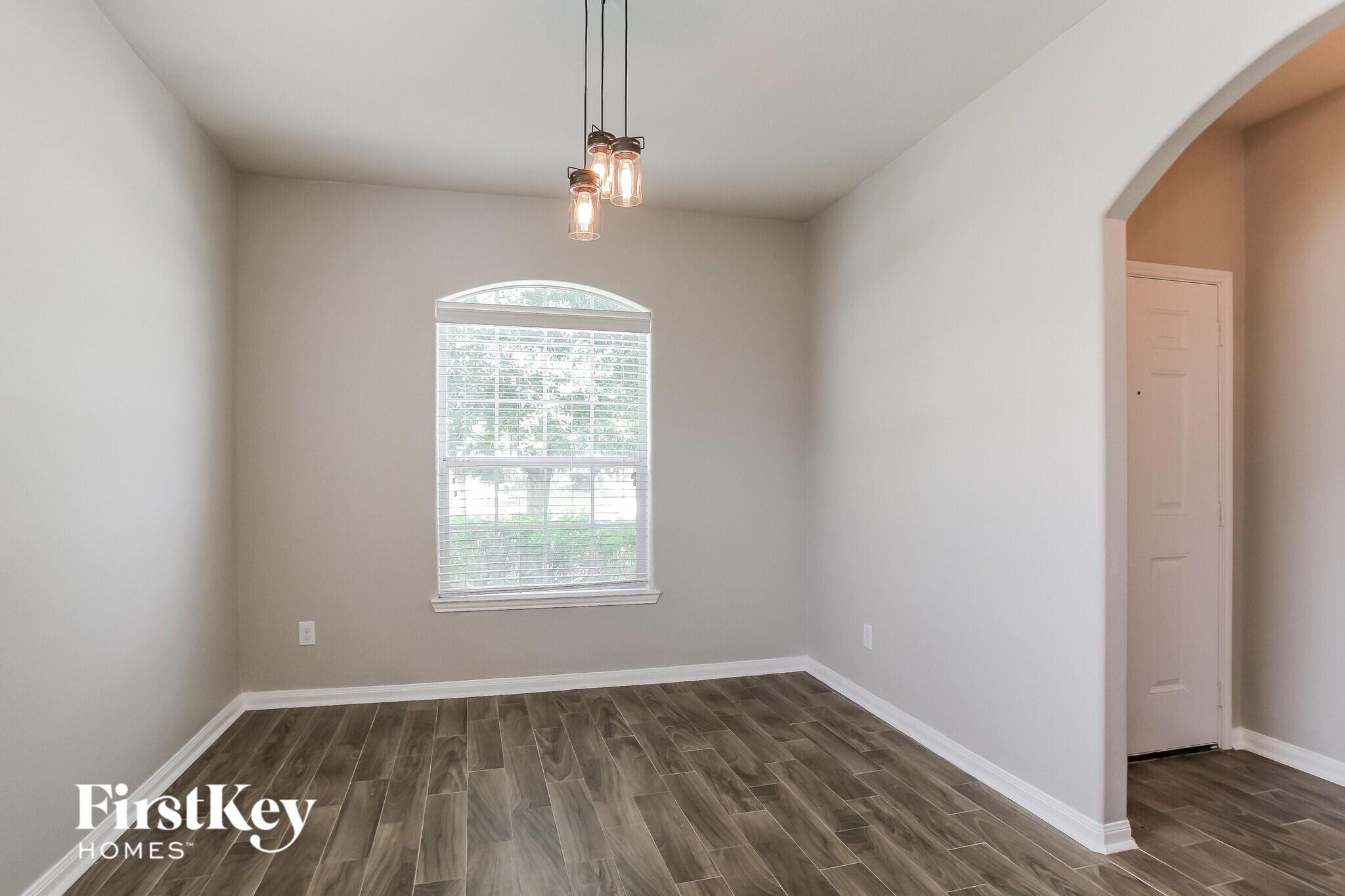 Building Photo - 5623 That Way