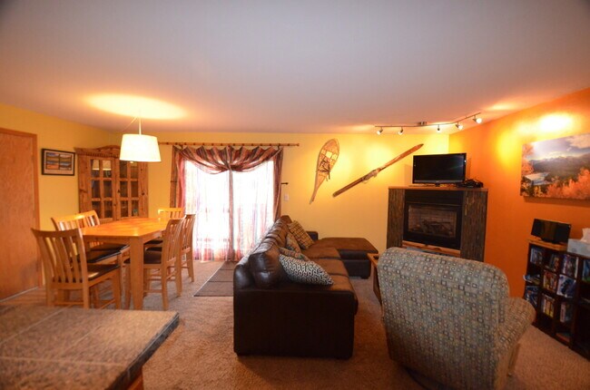 Building Photo - 27 Peaks View Ct