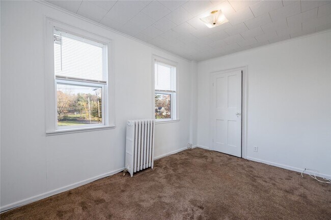 Building Photo - 757 Holt Rd