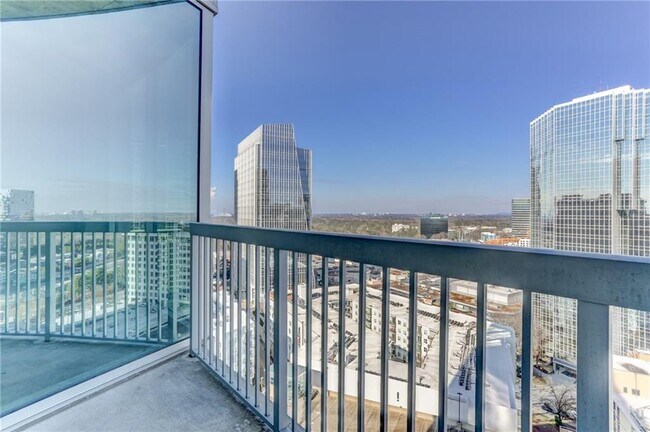 Building Photo - 3324 Peachtree Rd NE