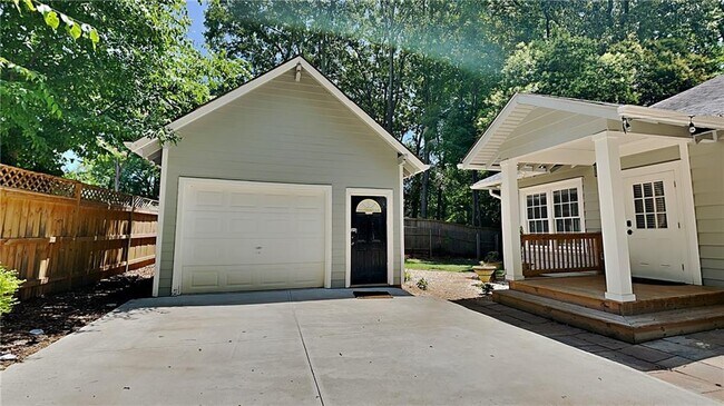 Building Photo - 40 3rd Ave SE